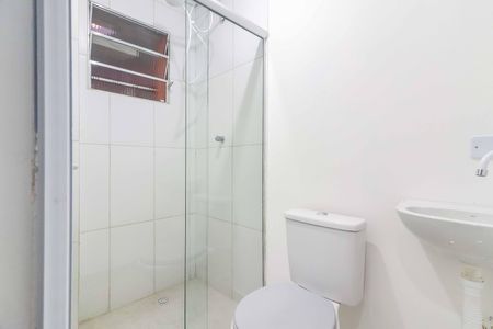 Banheiro de kitnet/studio para alugar com 1 quarto, 25m² em Vila Butantã, São Paulo