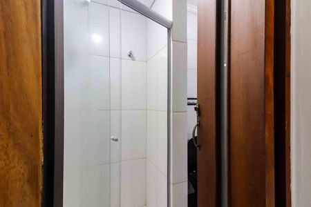 Banheiro de kitnet/studio para alugar com 1 quarto, 35m² em Vila Butantã, São Paulo