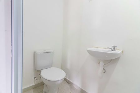 Banheiro de kitnet/studio para alugar com 1 quarto, 35m² em Vila Butantã, São Paulo