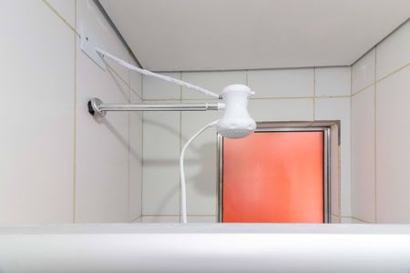 Banheiro de kitnet/studio para alugar com 1 quarto, 35m² em Vila Butantã, São Paulo