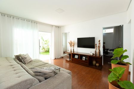 Casa à venda com 3 quartos, 419m² em Lindéia, Contagem