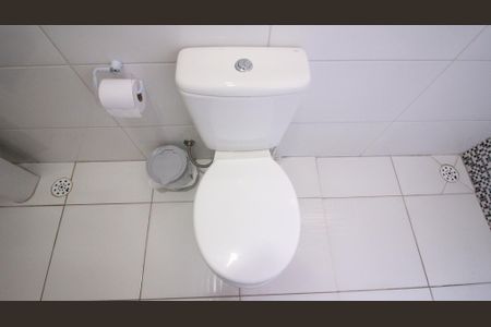 Banheiro de apartamento à venda com 1 quarto, 27m² em Jardim Mimar, São Paulo