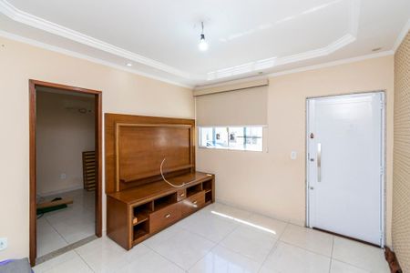 Sala de casa de condomínio à venda com 3 quartos, 180m² em Penha, Rio de Janeiro