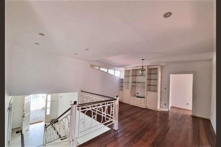 Casa à venda com 6 quartos, 665m² em Estoril, Belo Horizonte