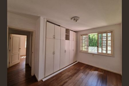 Casa à venda com 6 quartos, 665m² em Estoril, Belo Horizonte