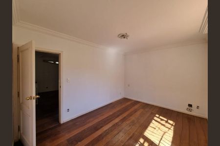Casa à venda com 6 quartos, 665m² em Estoril, Belo Horizonte