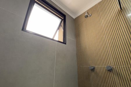 Banheiro de apartamento à venda com 2 quartos, 50m² em Portal dos Gramados, Guarulhos