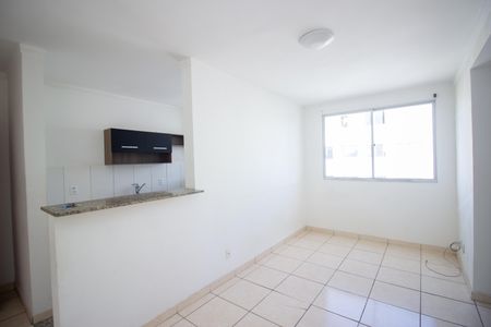 Sala de apartamento para alugar com 2 quartos, 60m² em Cabral, Contagem