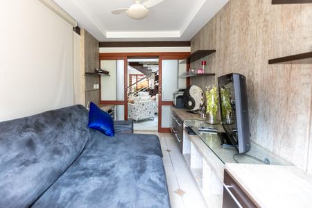 Sala de TV de casa para alugar com 4 quartos, 350m² em Parque das Flores, Campinas