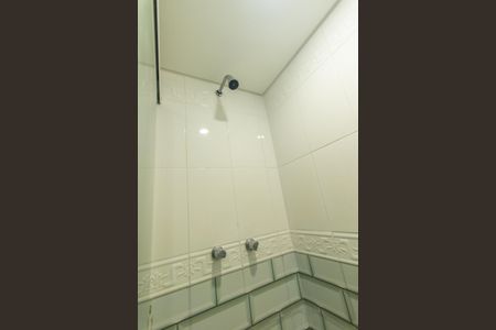 Banheiro Social de kitnet/studio para alugar com 1 quarto, 20m² em Centro, Pinhais