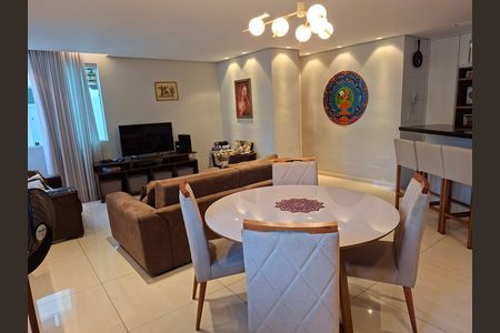 Sala de casa à venda com 4 quartos, 158m² em Europa, Contagem