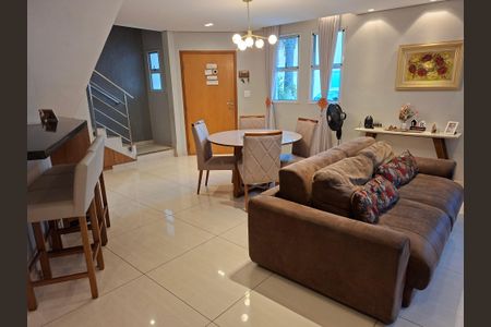 Sala de casa à venda com 4 quartos, 158m² em Europa, Contagem