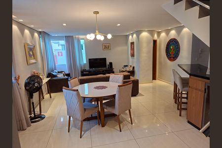 Sala de casa à venda com 4 quartos, 158m² em Europa, Contagem