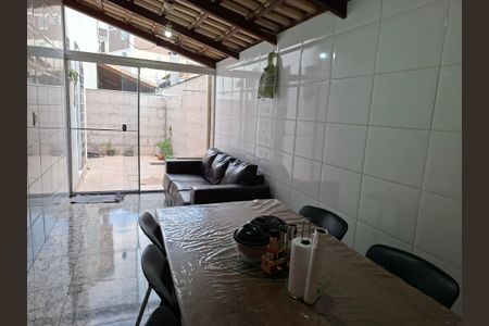 Área de serviço de casa à venda com 4 quartos, 158m² em Europa, Contagem