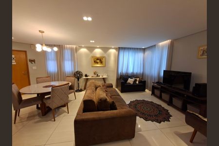 Sala de casa à venda com 4 quartos, 158m² em Europa, Contagem