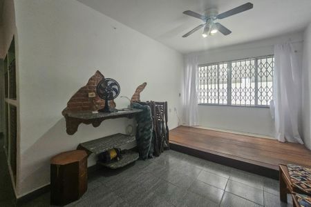 Sala de apartamento para alugar com 2 quartos, 55m² em Jardim Vitoria, Guarujá