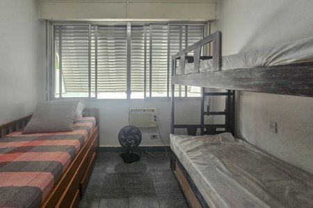 quarto 1 de apartamento para alugar com 2 quartos, 55m² em Jardim Vitoria, Guarujá