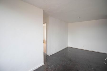 Sala de apartamento para alugar com 2 quartos, 45m² em Colubandê, São Gonçalo