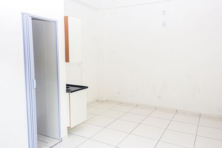 Quarto/Cozinha de casa para alugar com 1 quarto, 22m² em Socorro, São Paulo