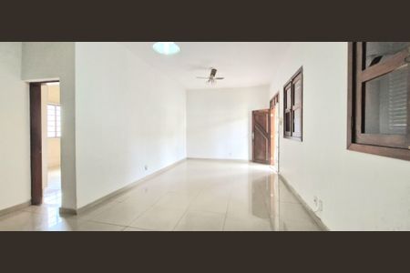 Casa para alugar com 3 quartos, 200m² em Vila Pinto Coelho, Lagoa Santa