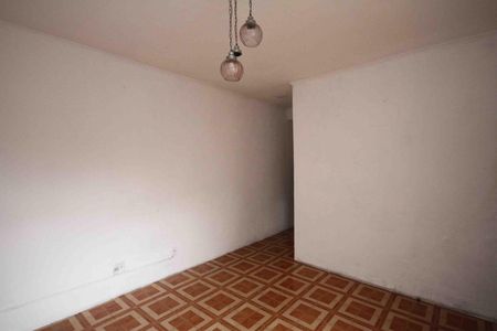 Casa para alugar com 2 quartos, 96m² em Jardim Ivone, São Paulo