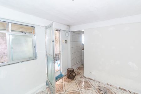 Sala de casa para alugar com 1 quarto, 34m² em Honório Gurgel, Rio de Janeiro