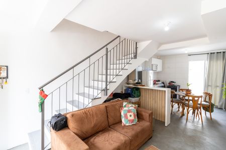 Sala de casa de condomínio para alugar com 2 quartos, 67m² em Campo Novo, Porto Alegre