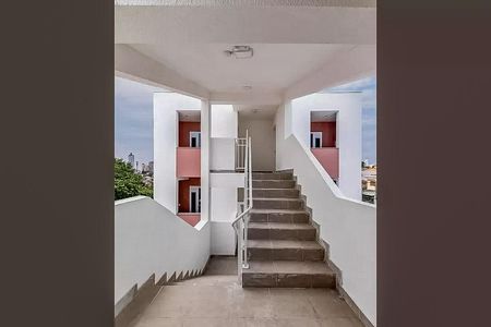 Escada de acesso de apartamento à venda com 1 quarto, 33m² em Quinta da Paineira, São Paulo