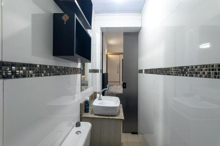 Banheiro Social de kitnet/studio para alugar com 1 quarto, 29m² em Jardim Joaquina Ii, Pinhais
