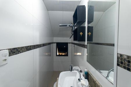 Banheiro Social de kitnet/studio para alugar com 1 quarto, 29m² em Jardim Joaquina Ii, Pinhais