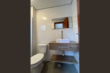 Banheiro de apartamento para alugar com 1 quarto, 28m² em Vila Zat, São Paulo