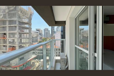 Varanda de kitnet/studio à venda com 1 quarto, 26m² em Pinheiros, São Paulo