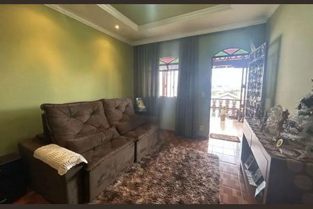 Casa para alugar com 3 quartos, 285m² em Nacional, Contagem