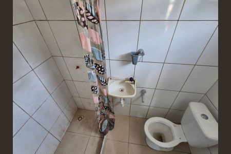 Banheiro de apartamento para alugar com 1 quarto, 19m² em Vargem Grande, Rio de Janeiro