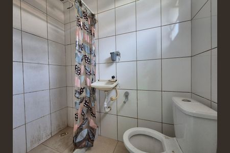 Banheiro de apartamento para alugar com 1 quarto, 19m² em Vargem Grande, Rio de Janeiro