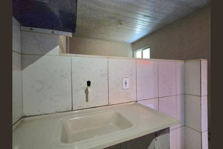 Cozinha de apartamento para alugar com 1 quarto, 18m² em Vargem Grande, Rio de Janeiro