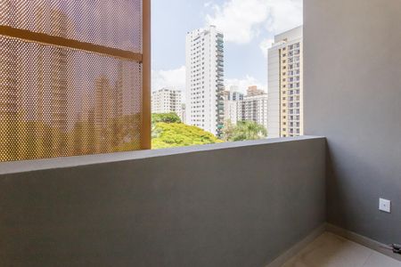 Varanda de kitnet/studio para alugar com 1 quarto, 24m² em Indianópolis, São Paulo
