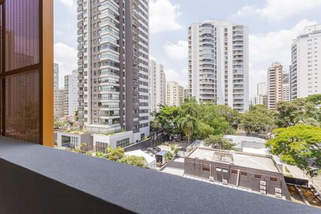 Varanda de kitnet/studio para alugar com 1 quarto, 24m² em Indianópolis, São Paulo