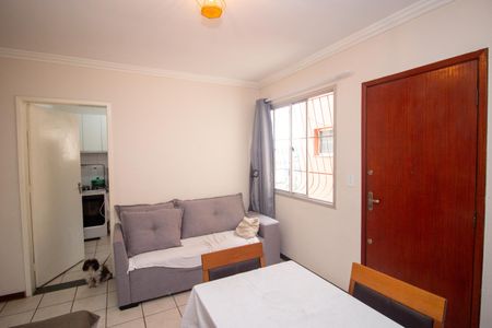 Sala de apartamento à venda com 2 quartos, 48m² em Jardim Laguna, Contagem