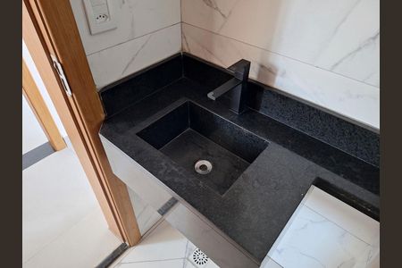 Banheiro de apartamento à venda com 2 quartos, 56m² em Tucuruvi, São Paulo