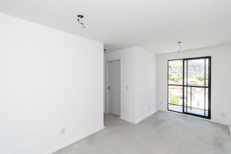 Sala de apartamento à venda com 2 quartos, 42m² em Vila Kosmos, Rio de Janeiro