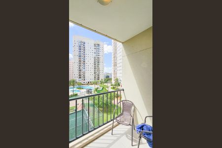 Sacada de apartamento à venda com 2 quartos, 57m² em Umuarama, Osasco