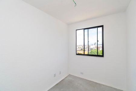 Quarto 1 de apartamento à venda com 2 quartos, 42m² em Vila Kosmos, Rio de Janeiro