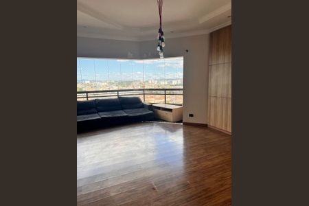 Apartamento para alugar com 3 quartos, 270m² em Vila Jacuí, São Paulo