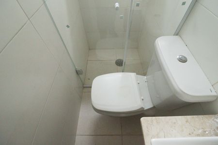 Banheiro da Suíte de casa para alugar com 2 quartos, 116m² em Santa Teresinha, São Paulo