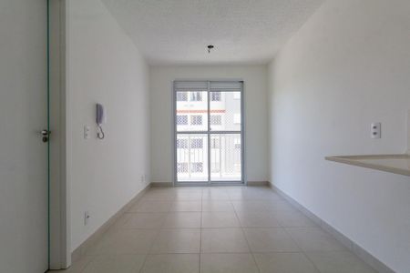 Sala, Cozinha e área de serviço de apartamento para alugar com 1 quarto, 27m² em Guaiauna, São Paulo