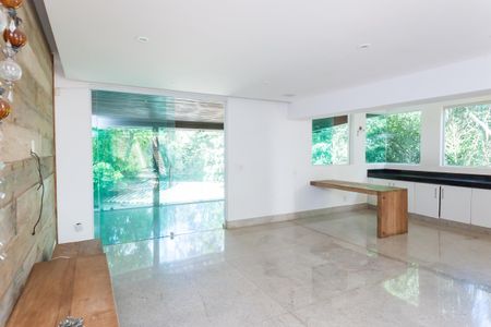 sala de casa de condomínio à venda com 3 quartos, 2160m² em Passárgada, Nova Lima