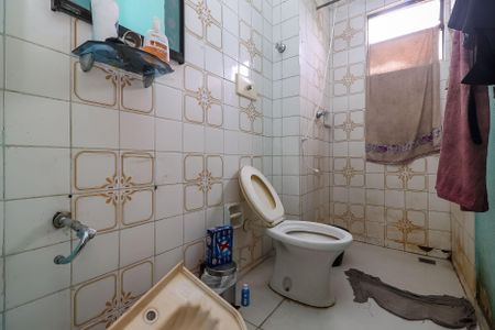 Banheiro de apartamento à venda com 2 quartos, 75m² em Santa Terezinha, Belo Horizonte