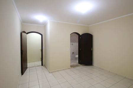 Suíte de casa para alugar com 3 quartos, 200m² em Jardim Santa Adelia, São Paulo