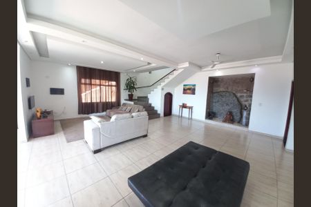 Sala de casa para alugar com 6 quartos, 700m² em Morro dos Barbosas, São Vicente